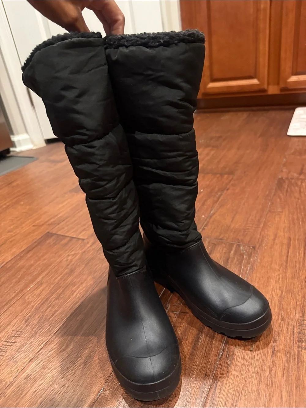 Size 8 DIRTY LAUNDRY Women’s Black Insulated Winter Boots
